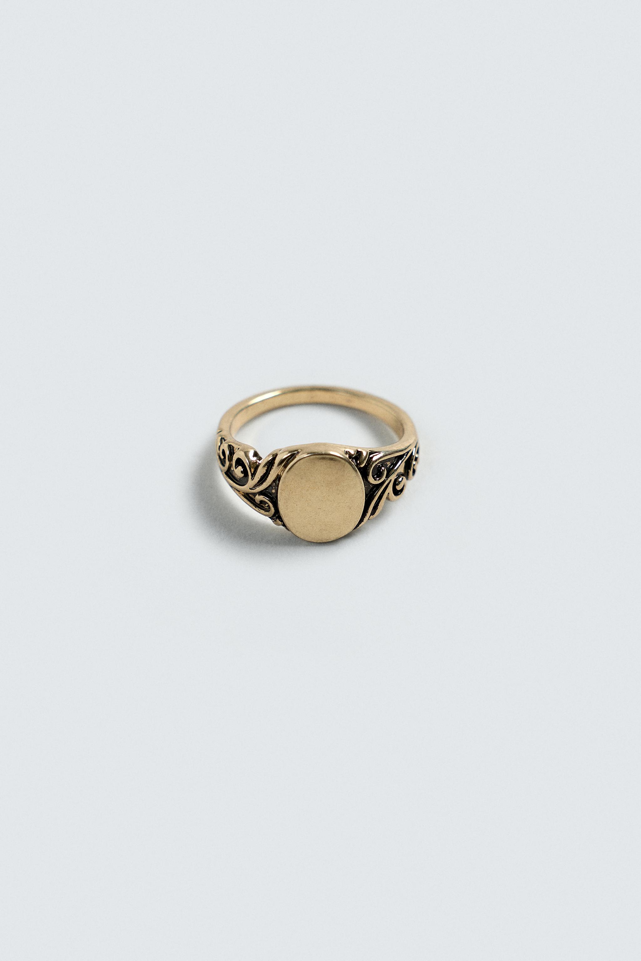 EMBOSSED SIGNET RING